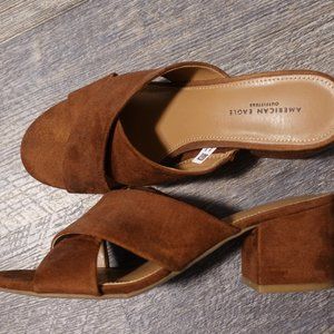 Block heel sandal mule